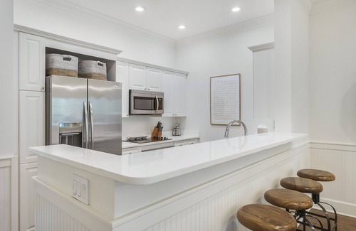 Watercolor Condo | Book Now for Fall! Park District - Park Views! Close to Shopping and Dining! 2 Adult Bikes!