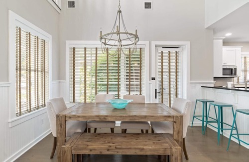 WaterSound Beach House | Book Now for Fall Stays! Convenient location! Golf Cart! Charming WaterSound Cottage!