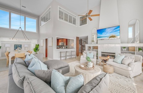 Gulf Pines House | Book Now for Fall Getaways! Gulf View! Steps from the Sand! 3 Adult Bikes!