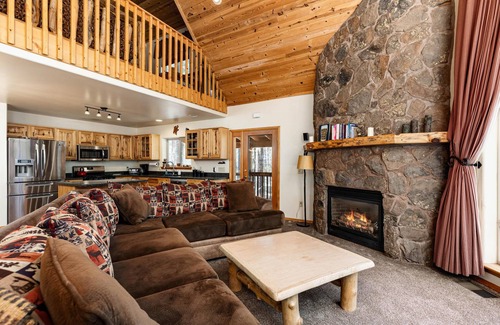 Williams Cabin | Book now for Snow! Raccoon Ranch