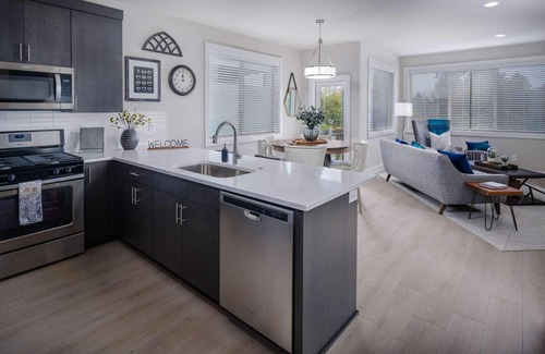 Island Station House | Book Now for Summer 2025!
