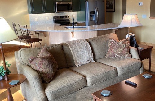 Cashiers House | BOOK NOW: Leaf Season is Early. Scenic Lake and Mountain Views from every room!