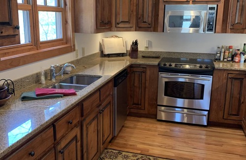 Cullowhee House | BOOK NOW & SAVE! Relax in the Mountains, Fireplaces & Waterfalls