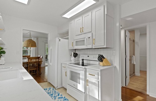 Surf Side Shores House | Book Selah Cottage – Short Walk to the Beach!