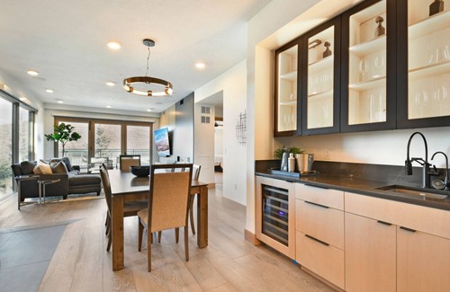 North Park City Condo | Book Today for Summer Stays! Ski-in/Ski-out Access Condo in Slopeside Development, Near Downtown!
