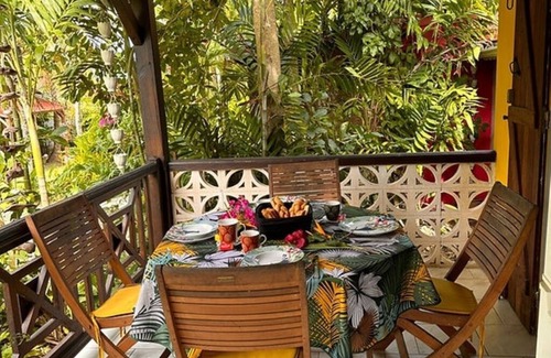 Les Mangles House | Book your bungalow in Guadeloupe in the town of Petit-Canal.
