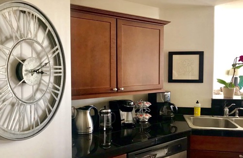 Surprise Condo | Book your desert getaway at this beautiful, light-filled condo