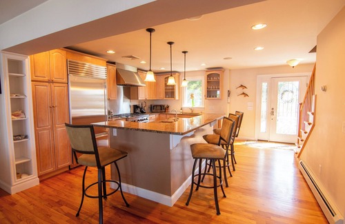 Narragansett House | BOOK YOUR FALL GETAWAY NOW! WATERFRONT HOME, PRIVATE DOCK-BEACH AREA. SUNSETS
