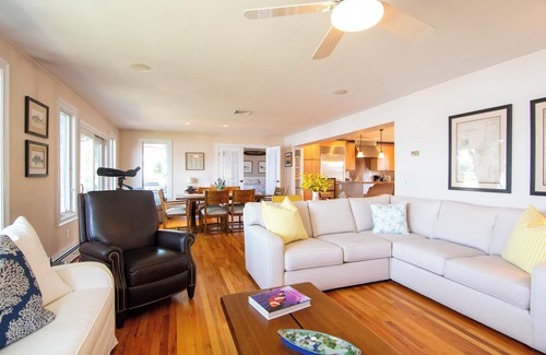 Narragansett House | BOOK YOUR FALL GETAWAY NOW! WATERFRONT HOME, PRIVATE DOCK-BEACH AREA. SUNSETS
