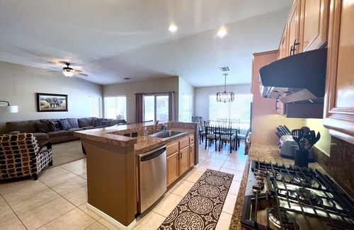 La Quinta House | Book Your Fall Getaway Today! Beautiful, large home with pool! #64140 4BD