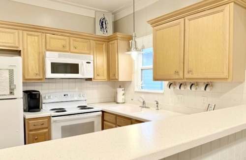 Seacrest Cottage | Book your Fall Break dates now! Pet friendly too!