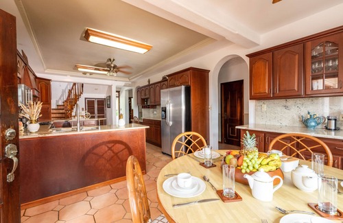 Blowing Point Villa | Book Your Fall/Winter Getaway at La Gran Maria Villa Now!
