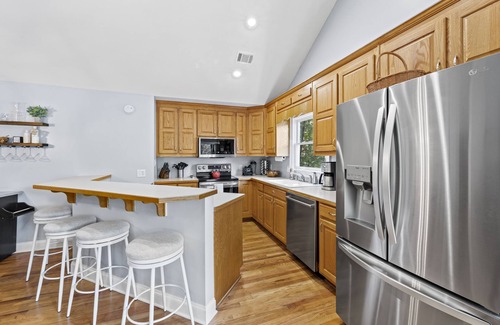 Buckhead House | Book Your Getaway At This 4 Bedroom Lakeside Hideaway @ Sugar Creek