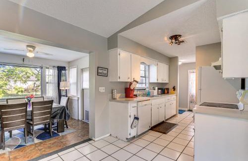 Englewood East House | Book Your Perfect Stay at our Cozy & Affordable 3BR2BA Home Near Englewood Beach
