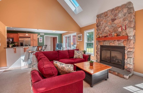 Thornton House | Book your spring getaway now. Private hot tub and a pellet grill/smoker.