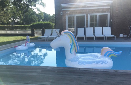 East Hampton House | Book your vacation at our EH retreat on the water!