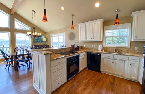 Beaver Shores House | Booking Fall NOW+Beaver Lake Views+Hot Tub Fun