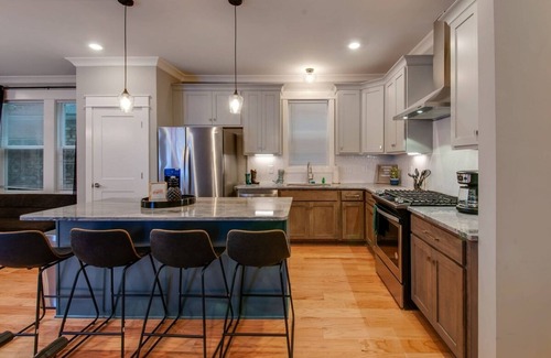 North Nashville House | Booking Fast 12 Beds-large Yard