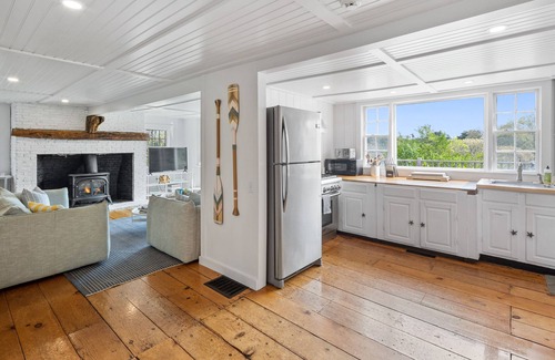 West Chatham House | Booking for 2025 now! WATERVIEWS! 4min drive to Hardings Beach!