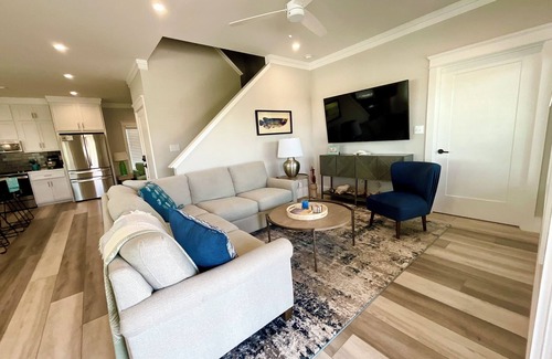 Morgantown House | Booking Now for 2026! Upscale Custom Home w/Great Location & Views!
