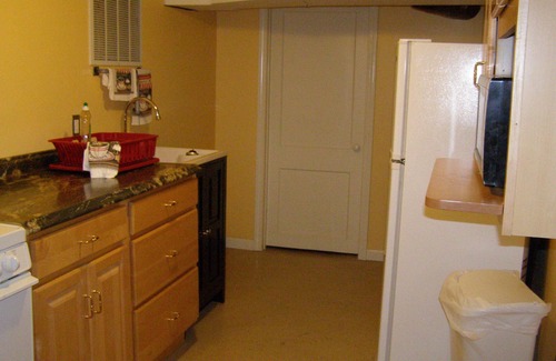 Bluff City House | Boone Lake Bungalow. Cozy, Comfortable and Convenient.