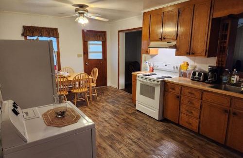 Franklin House | Boone's Throwback Lodge