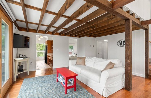 Boothbay Harbor Cottage | Boothbay Harbor Cottage Overlooking Mill Cove