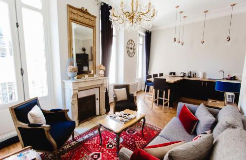 Hotel de Ville - Quinconces Apartment | Bordeaux Saint André - elegant, central and quiet