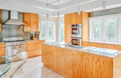 Amagansett House | Bordering 130 Acre Preserve, Heated Gunite Pool, Eat-In Chefs Kitchen