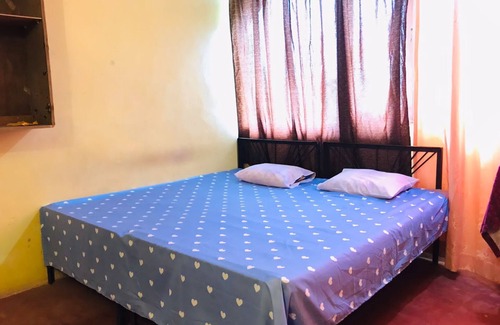 Malabe Bed & Breakfast | Bordering a large paddy field (Non AC No WIFI - No Hot Water - No Room Service)