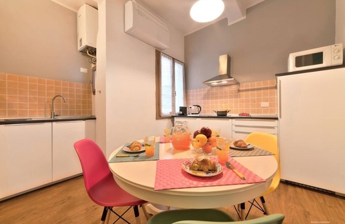 Sant' Ambrogio Apartment | Borgo in Color - Sweet Dreams in Florence