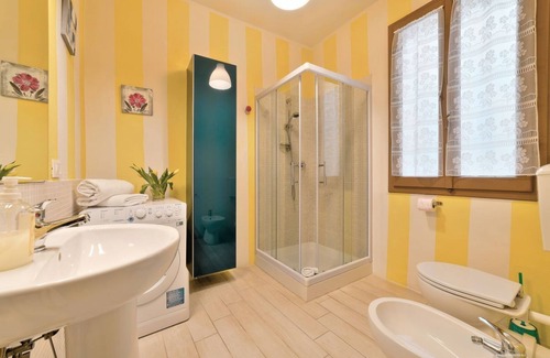 Sant' Ambrogio Apartment | Borgo in Color - Sweet Dreams in Florence