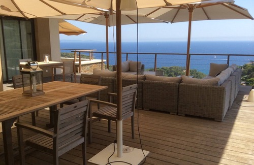 Cap Benat Villa | Bormes Les Mimosas Cape Benat. Guarded private domain.