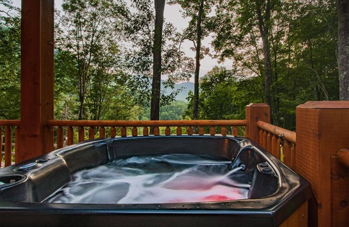 Bryson City Cabin | Born to be Wild romantic escape mountain cabin