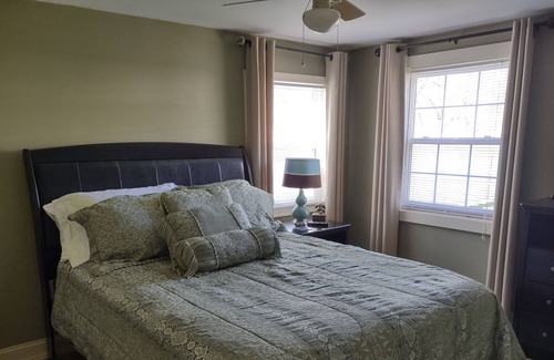 Doylestown House | Borough Bungalow Walking Distance to Fonthill Castle