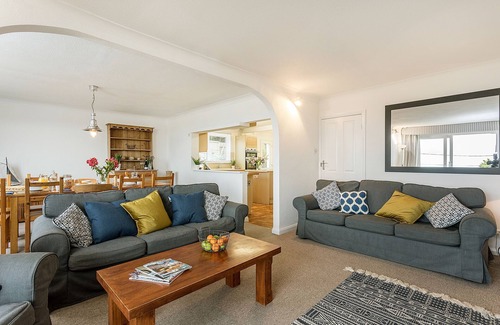 Tintagel Cottage | Boskenna is a beautiful and spacious five-bedroom detached home