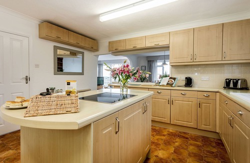 Tintagel Cottage | Boskenna is a beautiful and spacious five-bedroom detached home