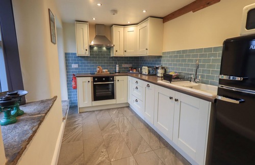 Sedbergh Cottage | BOSKINS, pet friendly, with a garden in Sedbergh