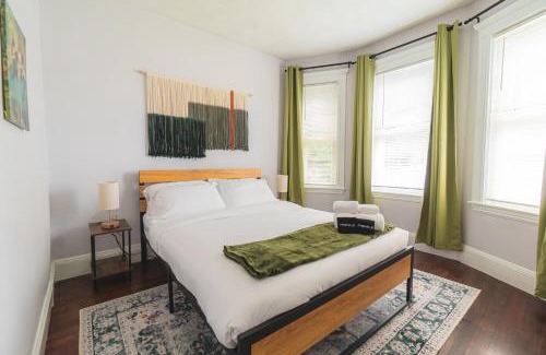 Revere Apartment | Boston 3BD-Walk to Train station-Beach-Near Airport