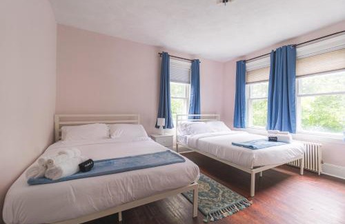 Revere Apartment | Boston 3BD-Walk to Train station-Beach-Near Airport