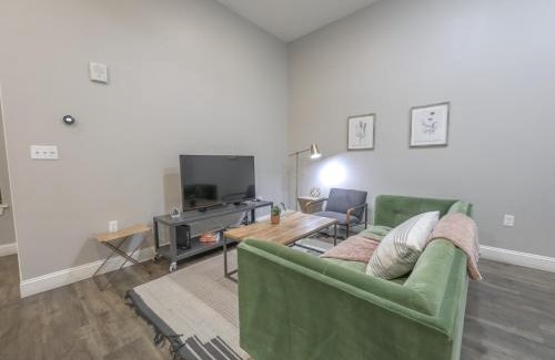 Downtown Boston Apartment | Boston Common Loft with Washer Dryer