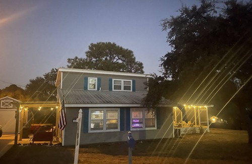 Lanark Village House | Bosun Joe's Boathouse 2BR/2BA close to boatramp