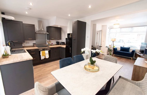 Droylsden House | Boswell - 3 Bedroom House in Audenshaw
