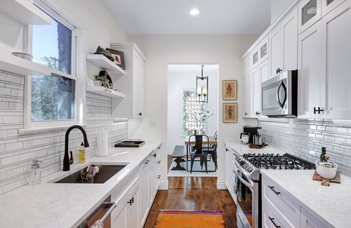 Castle Hills House | Botanica - A Birdy Vacation Rental