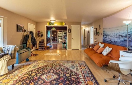 Coos Bay House | Botanical Beauty Den