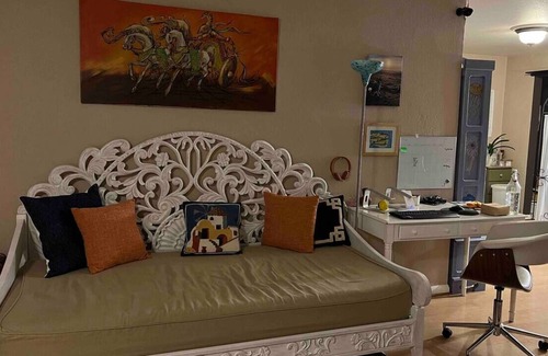 Coos Bay House | Botanical Beauty Den