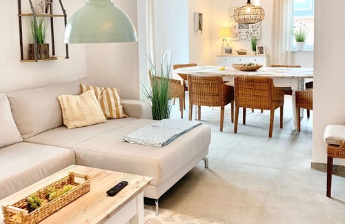 Eckwarden Apartment | Both halves of the house (Luke and Lea) for 20 people - dream house on the North Sea with