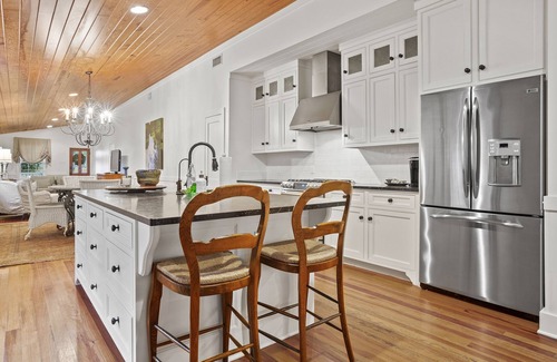Biloxi House | Bottlebrush on Bowen - the perfect location in Ocean Springs. Walk to downtown!