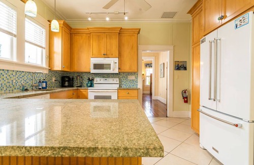 The Meadows House | BOTTOMS UP BUNGALOW - PERFECT 2 Bed/2 Bath PRIVATE POOL
