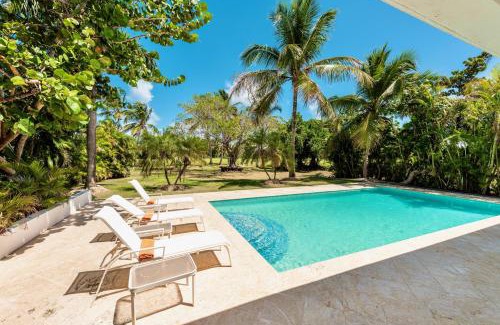 Bavaro Villa | Bougainvilla 392 - Golfview, Private Pool, BBQ, Maid in Cocotal Golf & Country Club